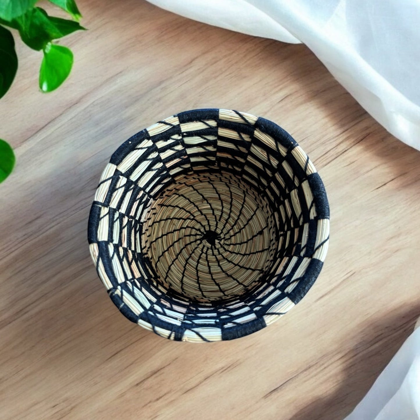 Needle Nest Bowl: Handcrafted Pine-needle Bowl