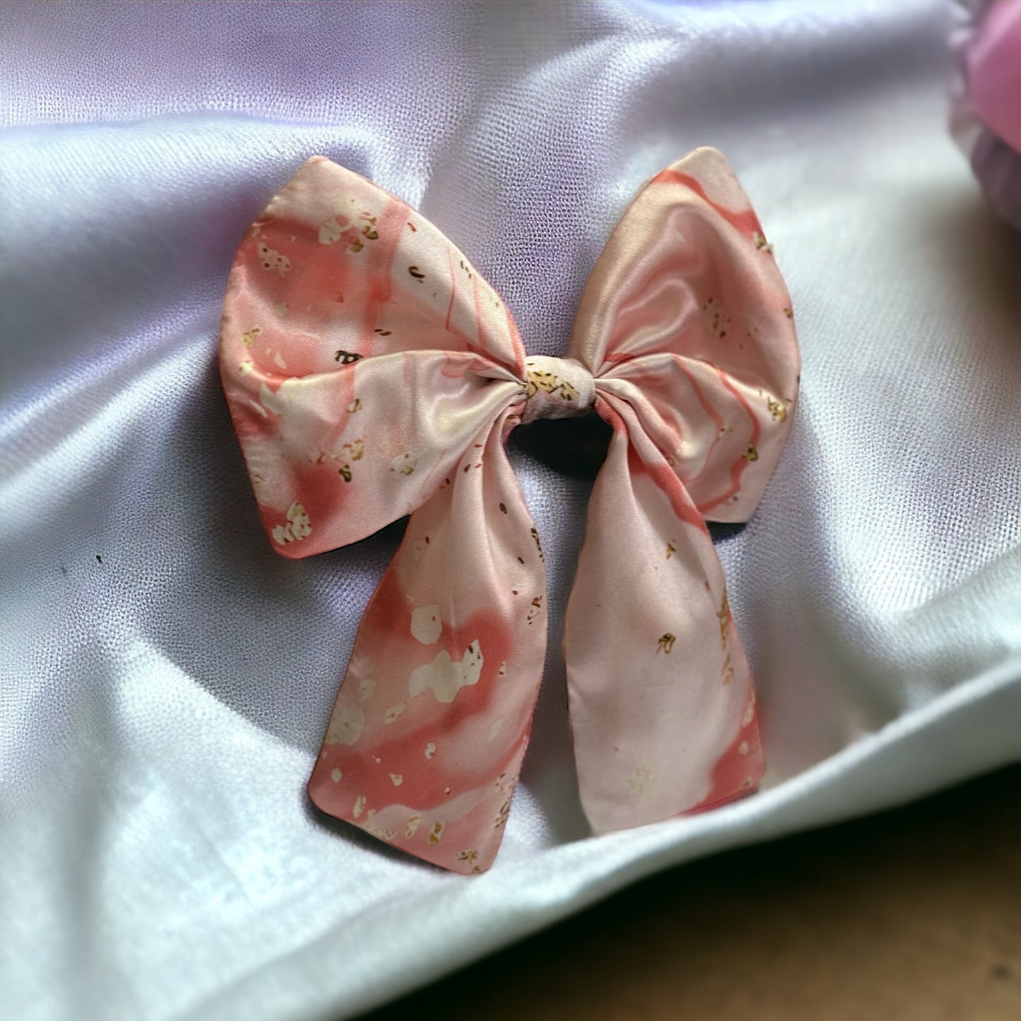 DeBase Spring Salmon Bow