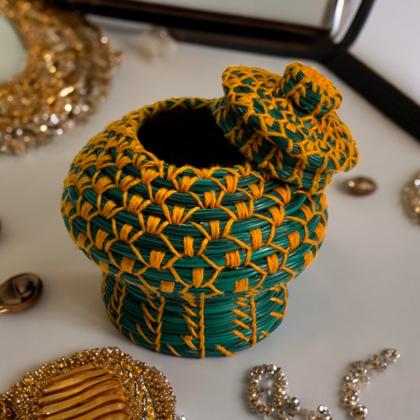 SOE Pine-needle Mini Chest: Handmade Jewel/ Coin Case