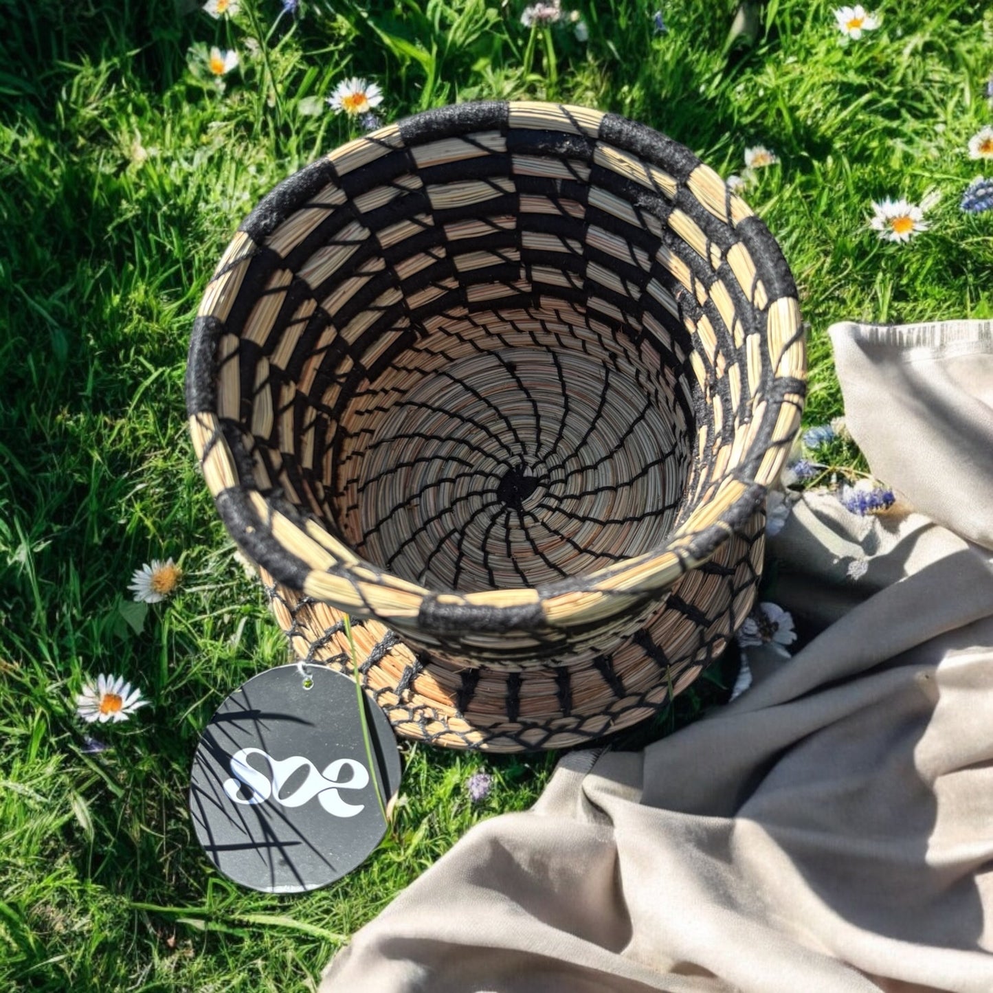 Needle Nest Bowl & Tray: Handcrafted Pine-needle Bowl Set