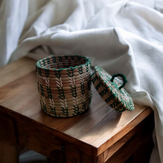 SOE Little Vault: Pine-needle Knick-Knack Organiser