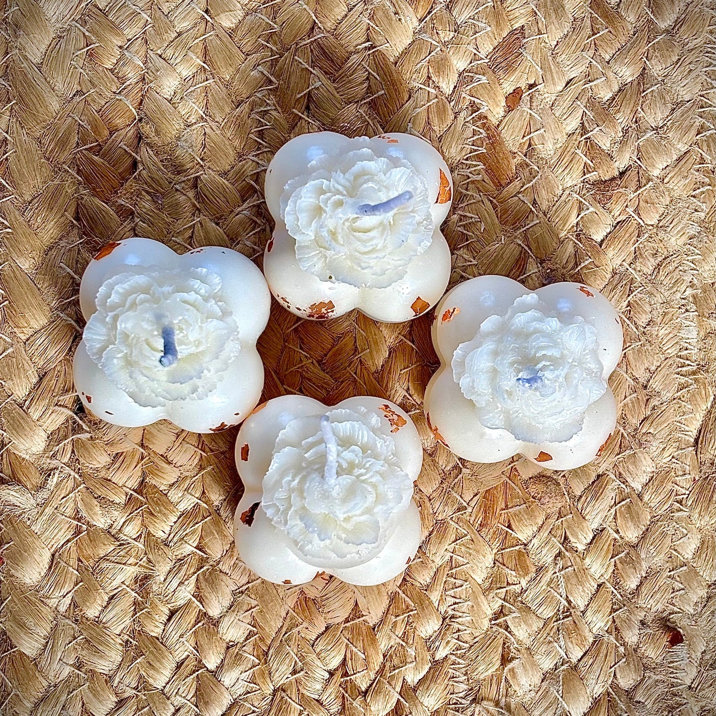 SOE Bubble Rose Candle: Set of 4 (Rose Gold & White) – Made with Soy Wax and Scented with Vanilla
