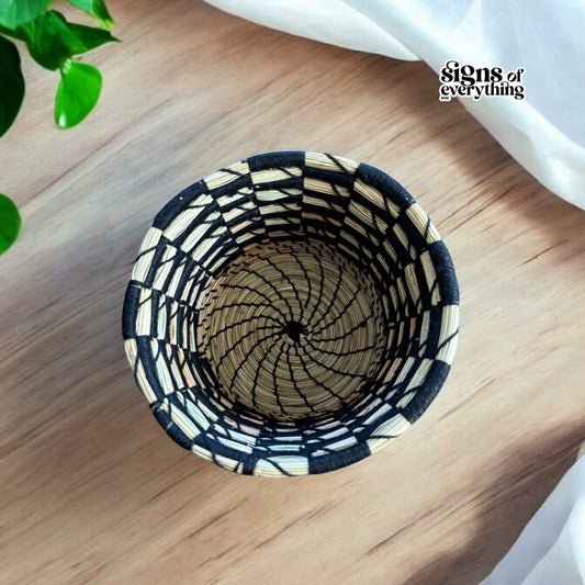 Needle Nest Bowl: Handcrafted Pine-needle Bowl