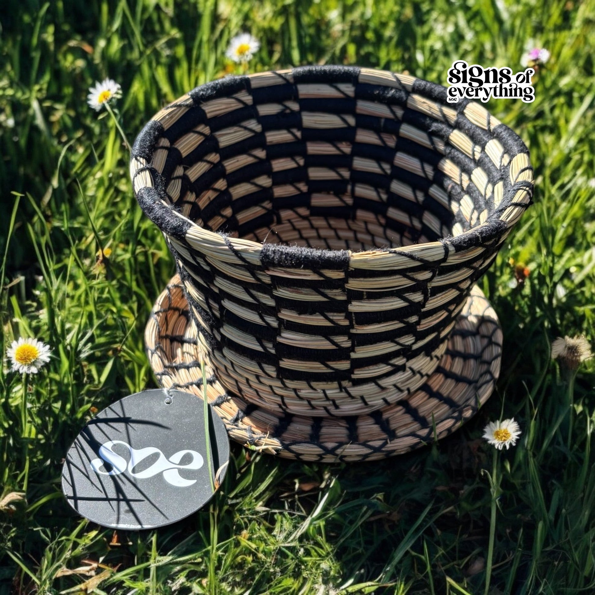 handcrafted pine needle bowl tray set
eco friendly pine needle basket handmade
Himalayan pine needle craft bowl set
natural pine needle tray and bowl decor
handmade pine needle basket by artisans

