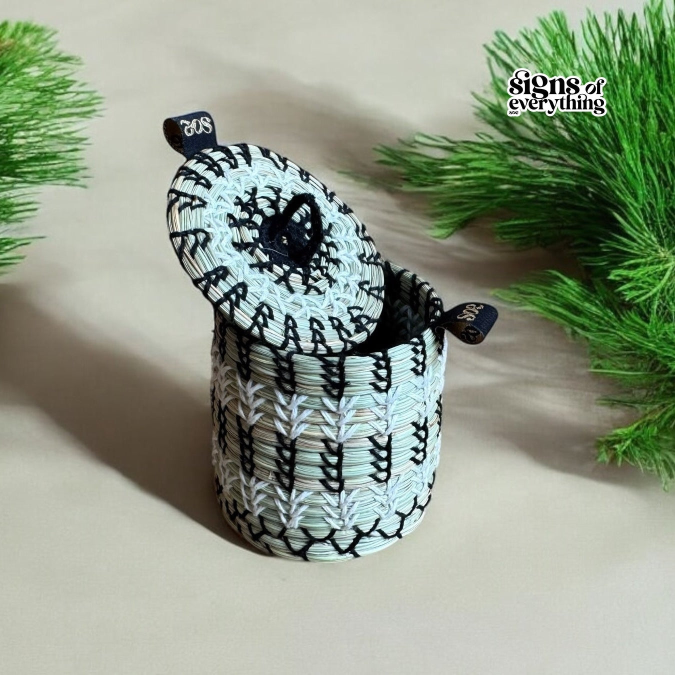 SOE Little Vault: Pine-needle Knick-Knack Organiser