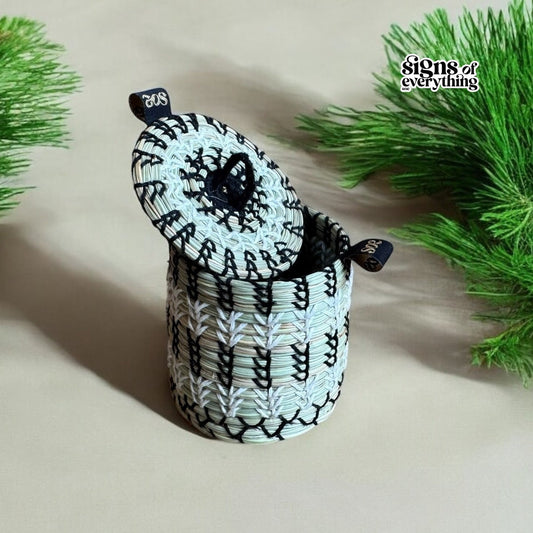 SOE Little Vault: Pine-needle Knick-Knack Organiser