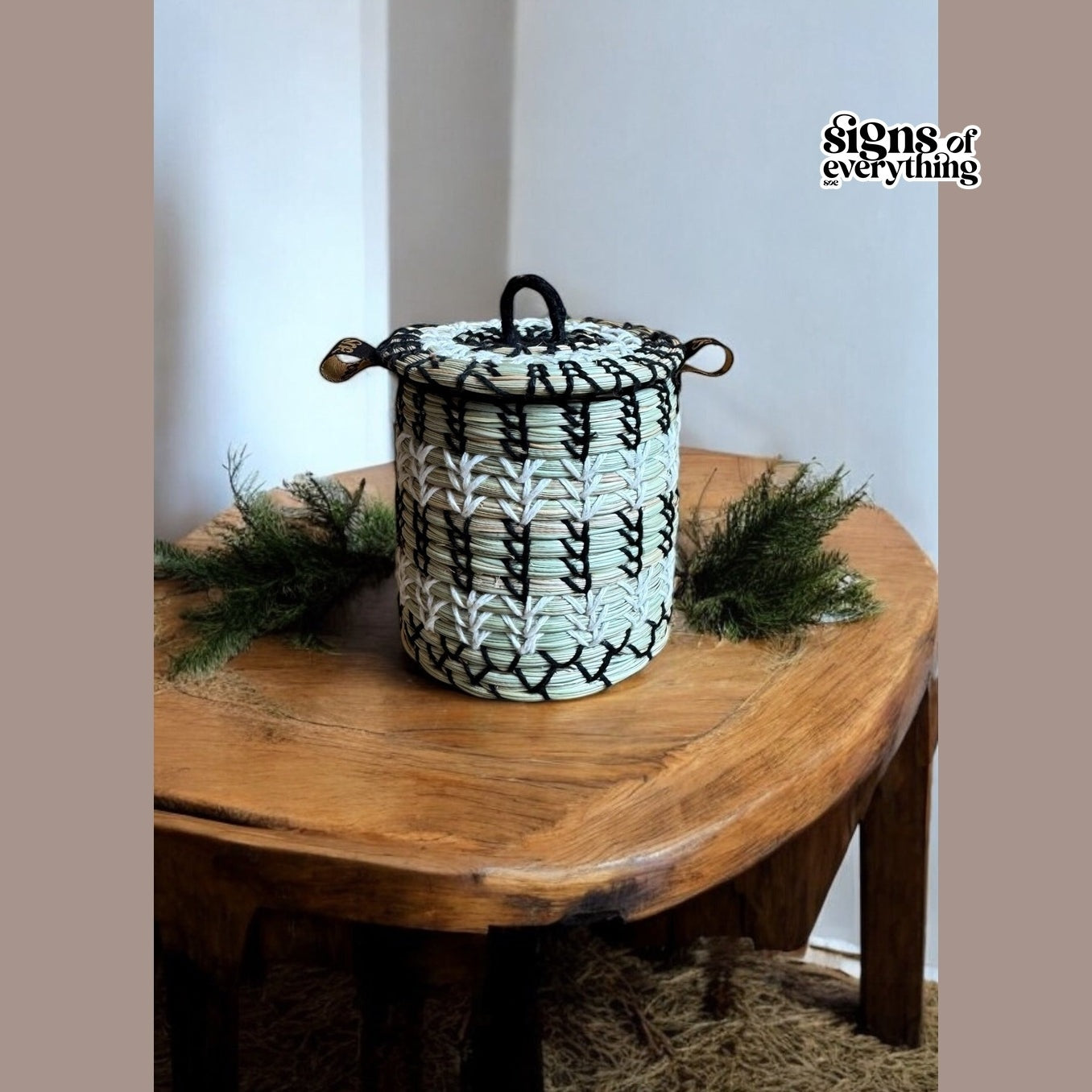 SOE Little Vault: Pine-needle Knick-Knack Organiser