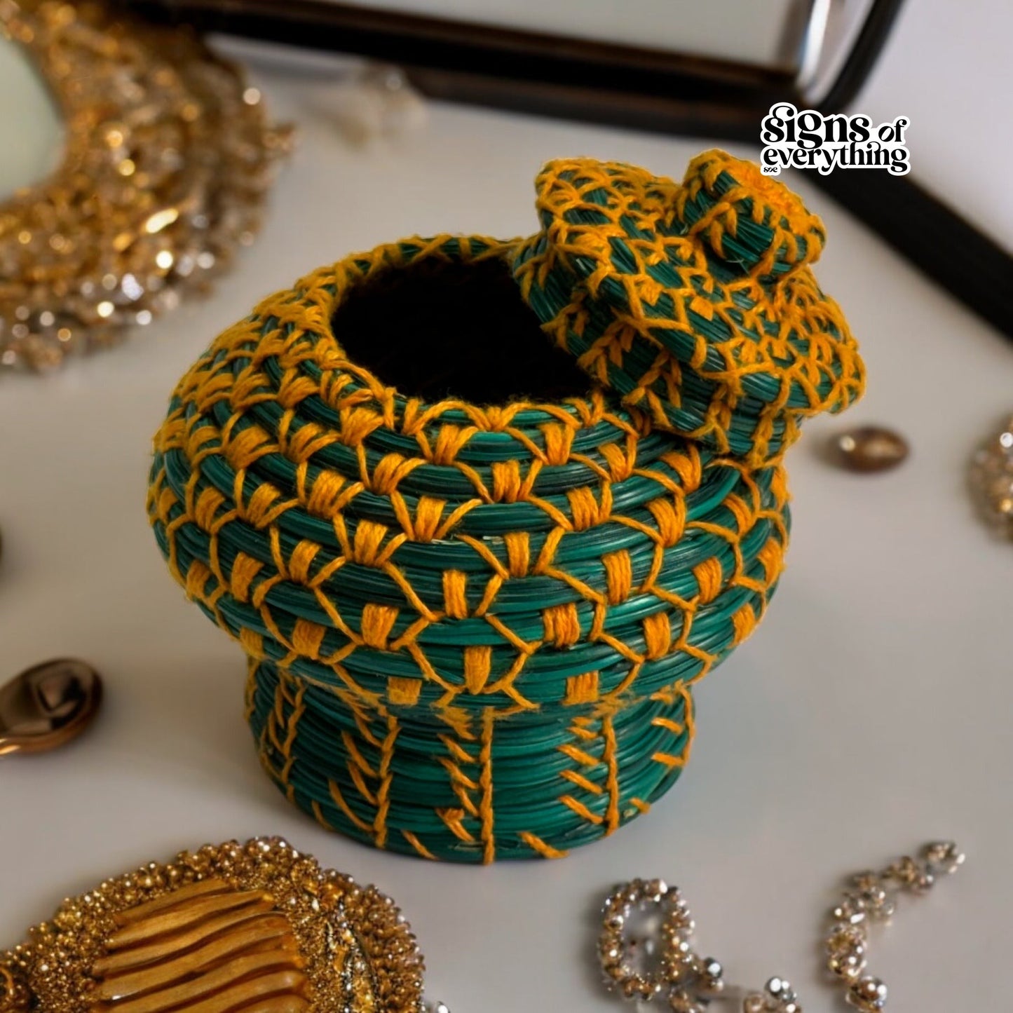 SOE Pine-needle Mini Chest: Handmade Jewel/ Coin Case